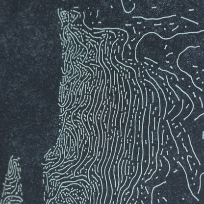 Houtgravure "When the lights go out"